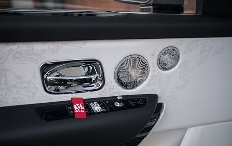 Rolls-Royce Cullinan, 2026 год, 75 000 000 рублей, 19 фотография