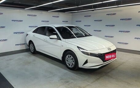 Hyundai Elantra, 2022 год, 2 015 000 рублей, 2 фотография