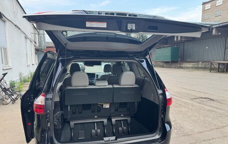 Toyota Sienna III, 2018 год, 4 100 000 рублей, 4 фотография