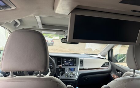 Toyota Sienna III, 2018 год, 4 100 000 рублей, 5 фотография