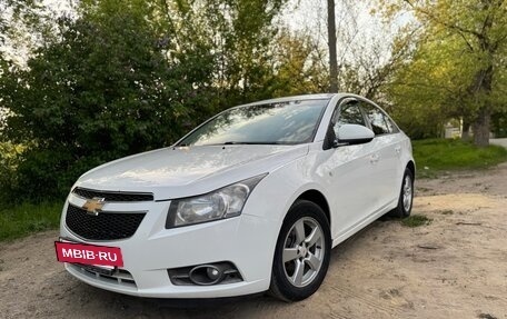 Chevrolet Cruze II, 2011 год, 735 000 рублей, 2 фотография