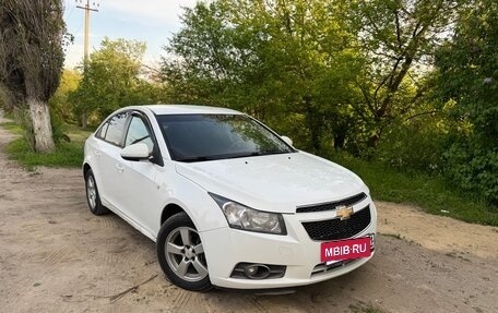Chevrolet Cruze II, 2011 год, 735 000 рублей, 3 фотография