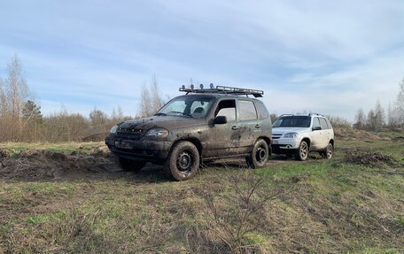 Chevrolet Niva I рестайлинг, 2005 год, 170 000 рублей, 2 фотография