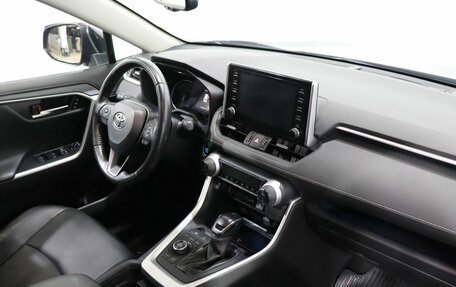 Toyota RAV4, 2020 год, 3 249 000 рублей, 10 фотография