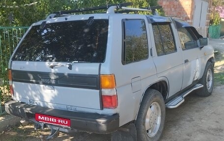 Nissan Terrano II рестайлинг, 1992 год, 250 000 рублей, 4 фотография
