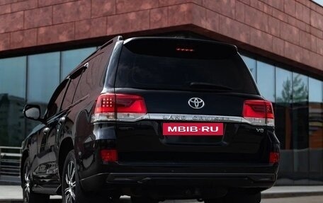 Toyota Land Cruiser 200, 2016 год, 5 800 000 рублей, 9 фотография
