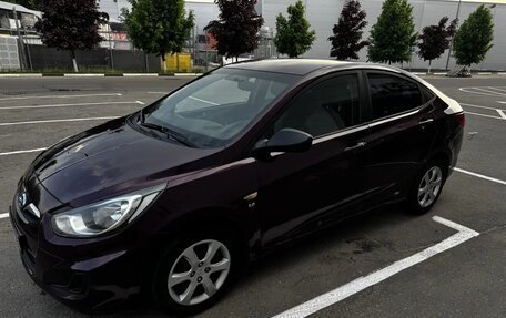Hyundai Solaris II рестайлинг, 2011 год, 900 000 рублей, 3 фотография