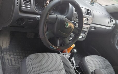 Skoda Roomster, 2011 год, 800 000 рублей, 5 фотография