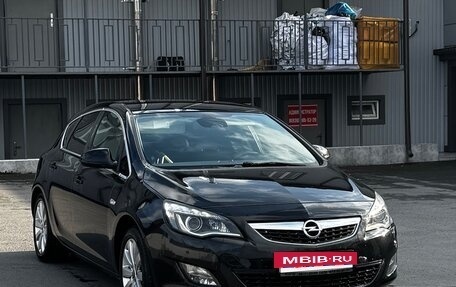 Opel Astra J, 2011 год, 780 000 рублей, 2 фотография