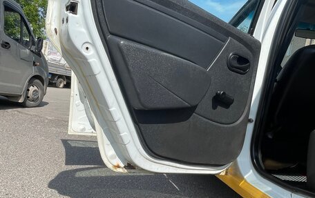 Renault Logan I, 2015 год, 270 000 рублей, 6 фотография