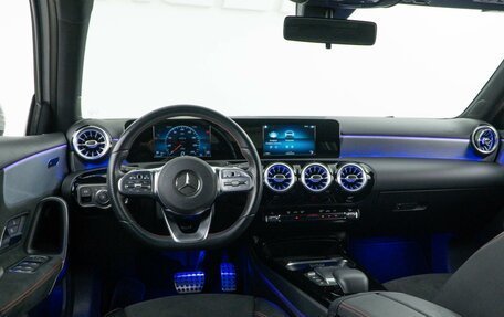 Mercedes-Benz A-Класс, 2018 год, 2 400 046 рублей, 6 фотография