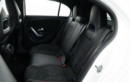 Mercedes-Benz A-Класс, 2018 год, 2 400 046 рублей, 9 фотография