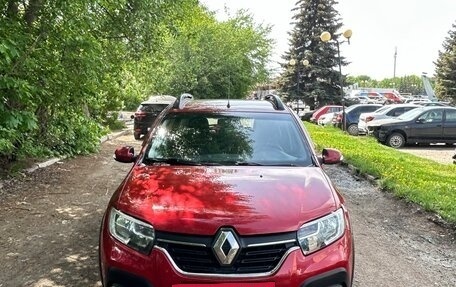 Renault Sandero II рестайлинг, 2021 год, 1 350 000 рублей, 2 фотография