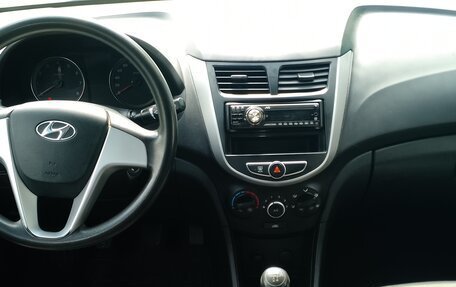 Hyundai Solaris II рестайлинг, 2011 год, 750 000 рублей, 5 фотография