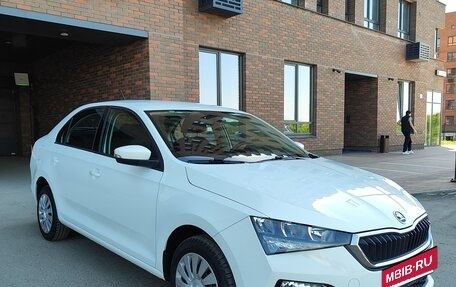 Skoda Rapid II, 2021 год, 1 599 000 рублей, 2 фотография