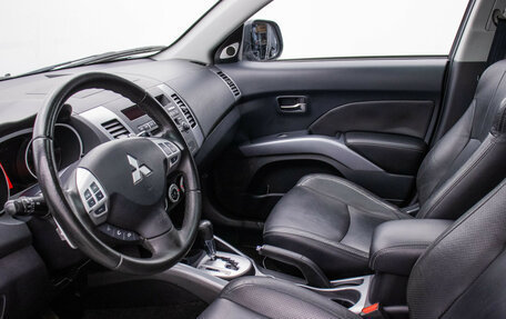 Mitsubishi Outlander III рестайлинг 3, 2008 год, 880 000 рублей, 10 фотография