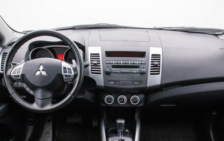 Mitsubishi Outlander III рестайлинг 3, 2008 год, 880 000 рублей, 13 фотография