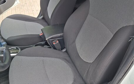 Hyundai Solaris II рестайлинг, 2013 год, 910 000 рублей, 7 фотография