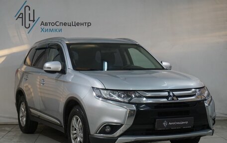 Mitsubishi Outlander III рестайлинг 3, 2017 год, 1 999 800 рублей, 15 фотография