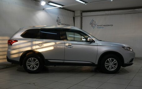Mitsubishi Outlander III рестайлинг 3, 2017 год, 1 999 800 рублей, 17 фотография