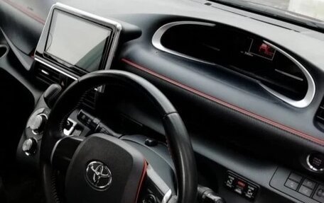 Toyota Sienta II, 2018 год, 1 170 000 рублей, 12 фотография