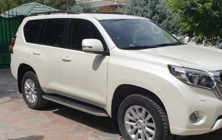 Toyota Land Cruiser Prado 150 рестайлинг 2, 2014 год, 3 350 000 рублей, 7 фотография