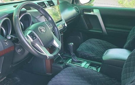 Toyota Land Cruiser Prado 150 рестайлинг 2, 2014 год, 3 350 000 рублей, 11 фотография