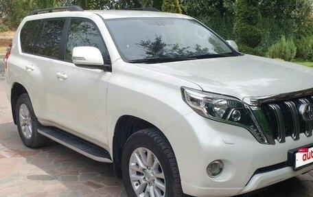 Toyota Land Cruiser Prado 150 рестайлинг 2, 2014 год, 3 350 000 рублей, 10 фотография
