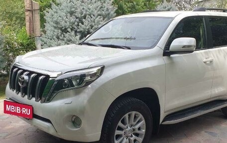 Toyota Land Cruiser Prado 150 рестайлинг 2, 2014 год, 3 350 000 рублей, 8 фотография