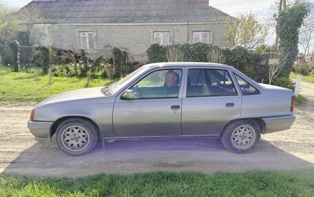 Opel Kadett E рестайлинг, 1990 год, 130 000 рублей, 2 фотография