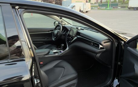 Toyota Camry, 2021 год, 3 650 000 рублей, 4 фотография