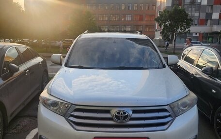 Toyota Highlander III, 2010 год, 1 900 000 рублей, 1 фотография