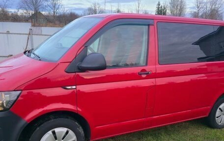 Volkswagen Multivan T6 рестайлинг, 2017 год, 2 580 000 рублей, 2 фотография