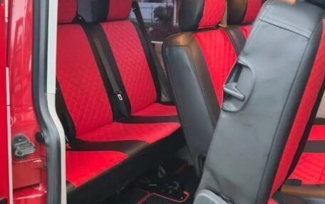 Volkswagen Multivan T6 рестайлинг, 2017 год, 2 580 000 рублей, 9 фотография