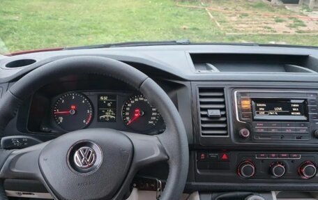Volkswagen Multivan T6 рестайлинг, 2017 год, 2 580 000 рублей, 14 фотография