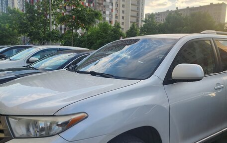 Toyota Highlander III, 2010 год, 1 900 000 рублей, 3 фотография