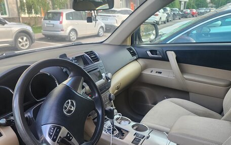 Toyota Highlander III, 2010 год, 1 900 000 рублей, 7 фотография