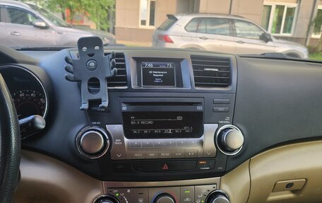 Toyota Highlander III, 2010 год, 1 900 000 рублей, 9 фотография