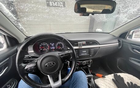 KIA Rio IV, 2018 год, 1 600 000 рублей, 2 фотография