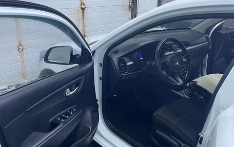 KIA Rio IV, 2018 год, 1 600 000 рублей, 10 фотография