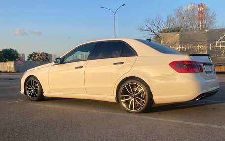 Mercedes-Benz E-Класс, 2011 год, 1 500 000 рублей, 6 фотография