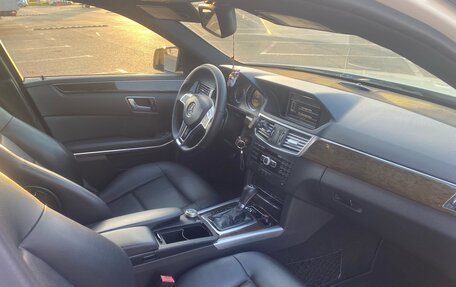 Mercedes-Benz E-Класс, 2011 год, 1 500 000 рублей, 9 фотография