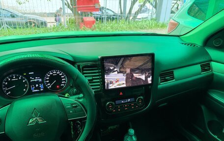 Mitsubishi Outlander III рестайлинг 3, 2016 год, 2 400 000 рублей, 12 фотография
