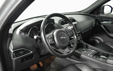 Jaguar F-Pace, 2017 год, 2 125 000 рублей, 9 фотография