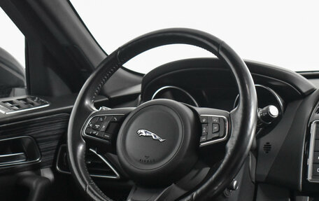 Jaguar F-Pace, 2017 год, 2 125 000 рублей, 14 фотография