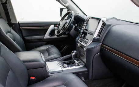 Toyota Land Cruiser 200, 2020 год, 7 954 000 рублей, 9 фотография