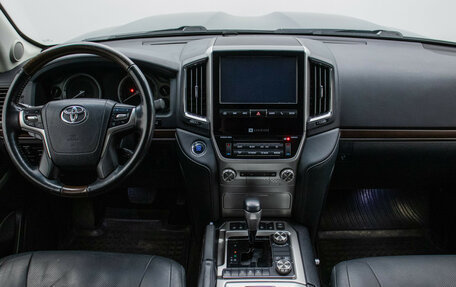 Toyota Land Cruiser 200, 2020 год, 7 954 000 рублей, 13 фотография