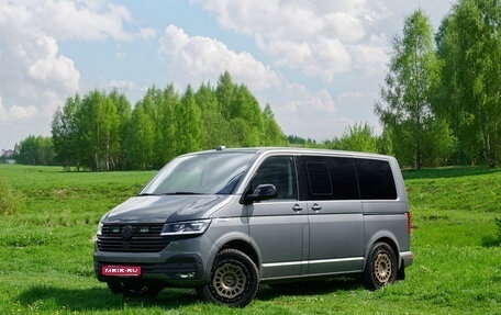Volkswagen Multivan T6 рестайлинг, 2022 год, 9 500 000 рублей, 1 фотография