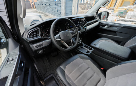 Volkswagen Multivan T6 рестайлинг, 2022 год, 9 500 000 рублей, 12 фотография