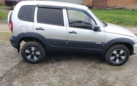 Chevrolet Niva I рестайлинг, 2012 год, 600 000 рублей, 2 фотография